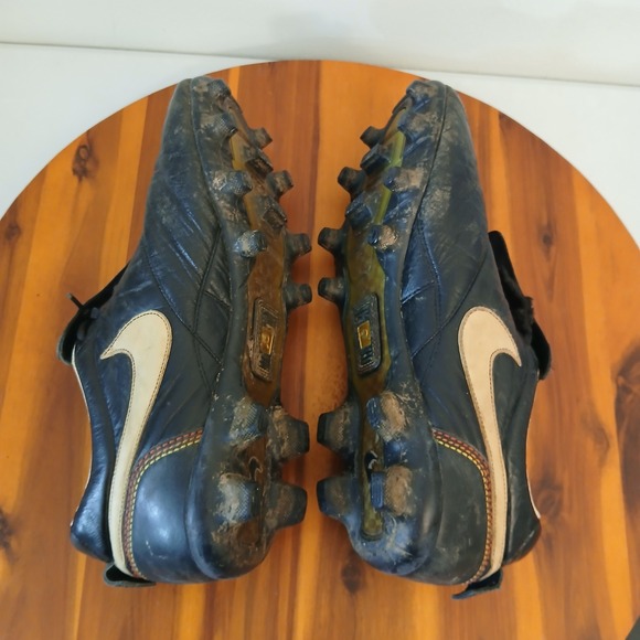 Nike Ronaldinho 10 Tiempo Soccer Cleats Mens 7 Black Gold Leather 315362-027 main image 6